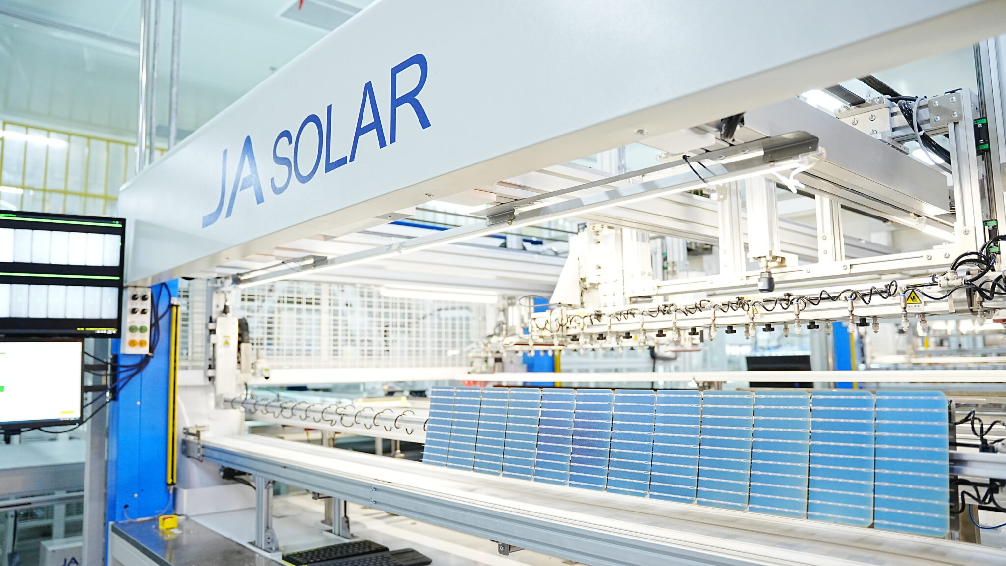 JA Solar responds to changing market needs with DeepBlue 4.0 Pro and 5.0 modules